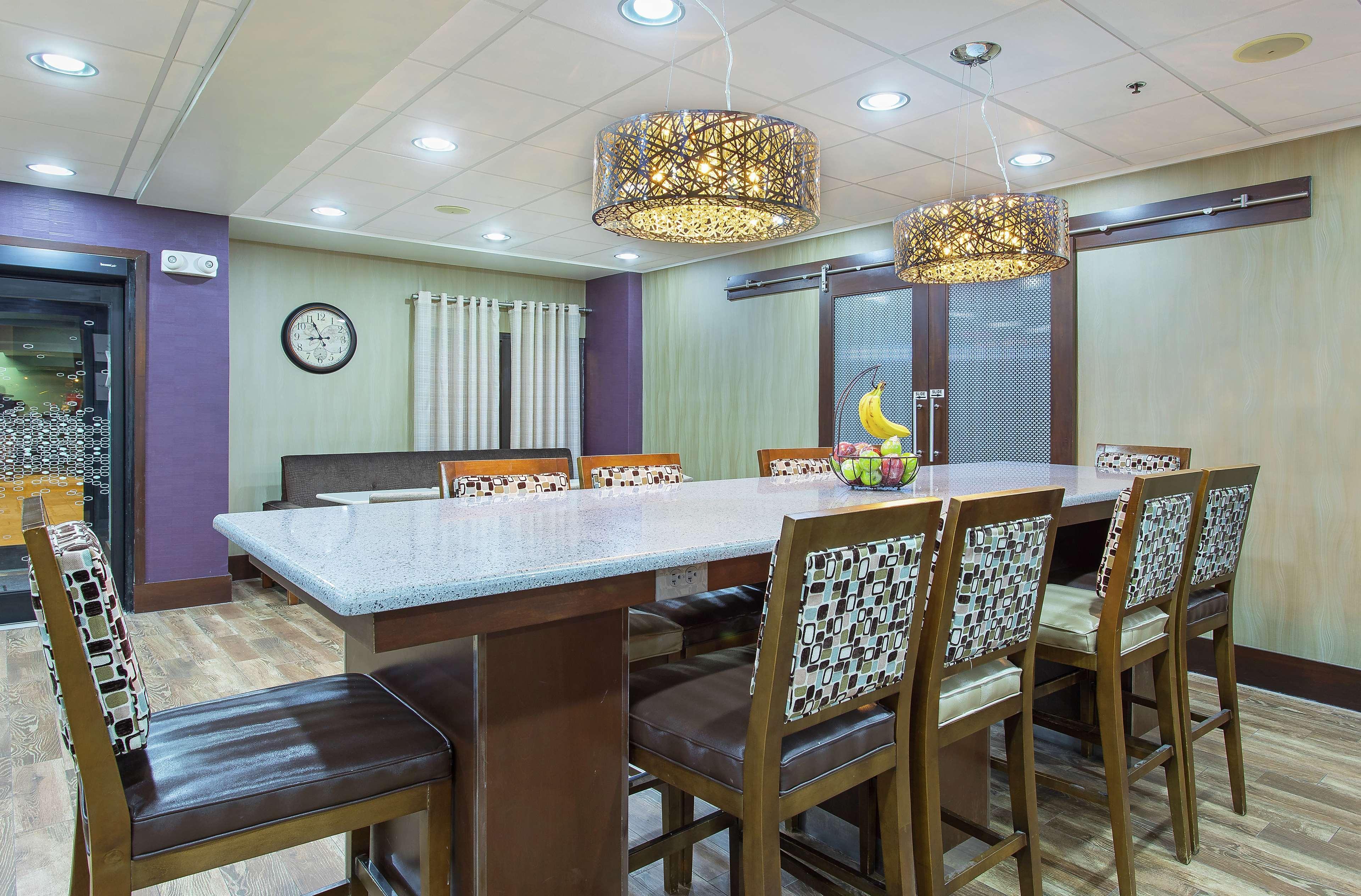 Hampton Inn Cullman Buitenkant foto
